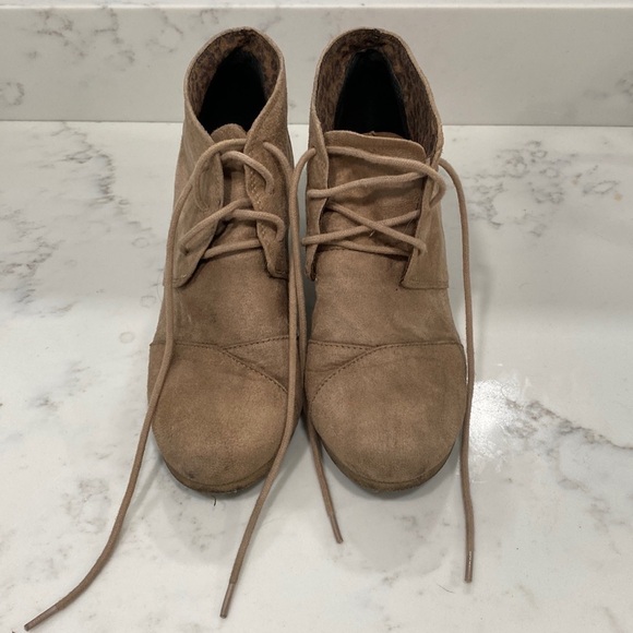 Shoes - Size 8 suede booties light beige
